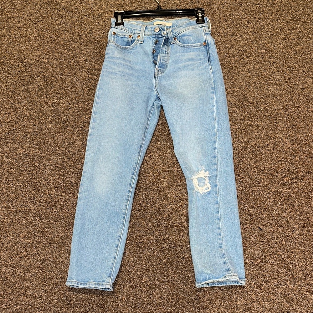 Levi's Light Blue Straight Leg Women's Jeans - Picture 1 of 3